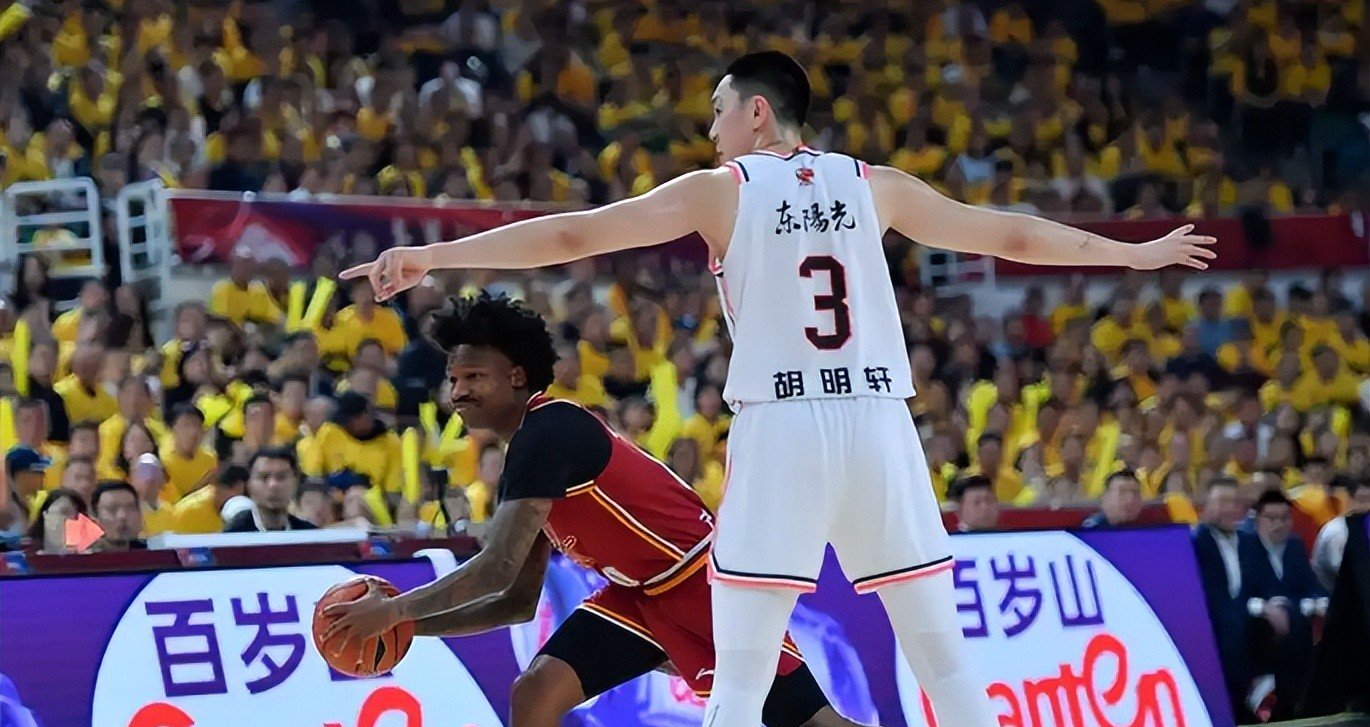 黑白直播nba在线观看-广东队实力过人,轻松击败对手