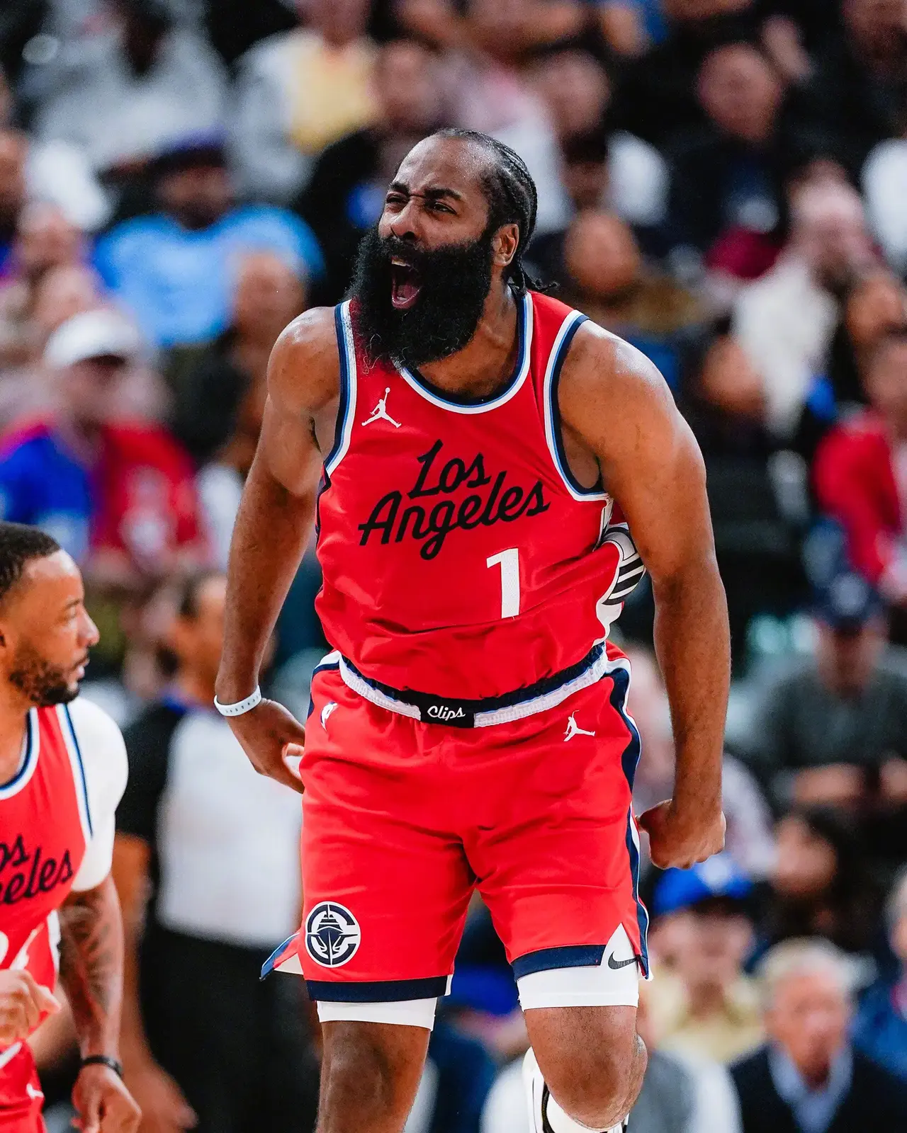 快船客场逆转公牛,莱昂纳德砍下分 快船客场逆转公牛,莱昂纳德砍下分