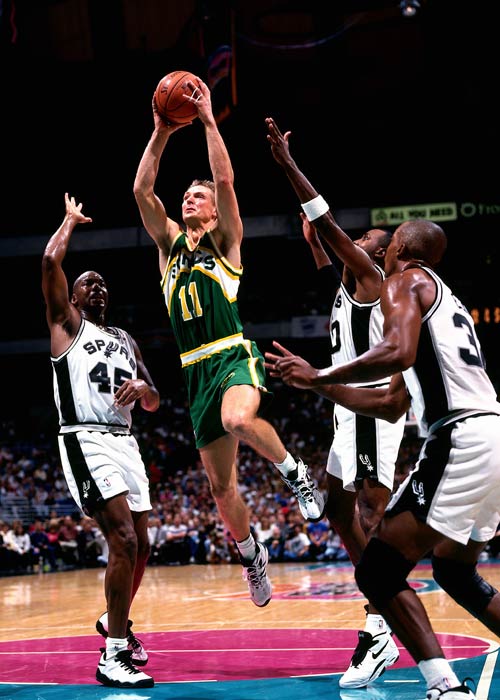 黑白直播-德国传奇教练助队逆转胜利,喜忧参半