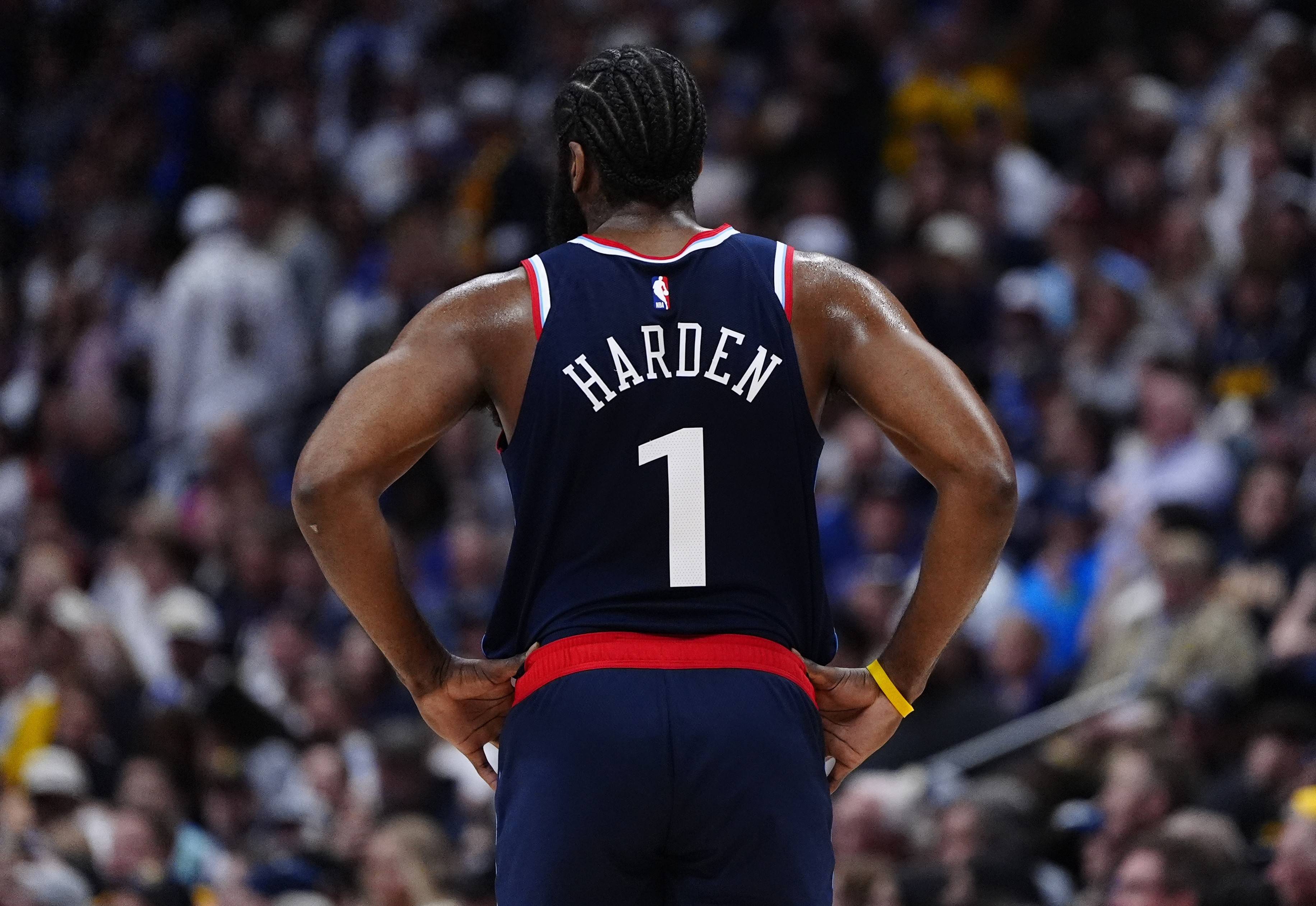 黑白直播免费体育直播-关于火箭大胜快船:哈登砍下40+轻松取胜的信息