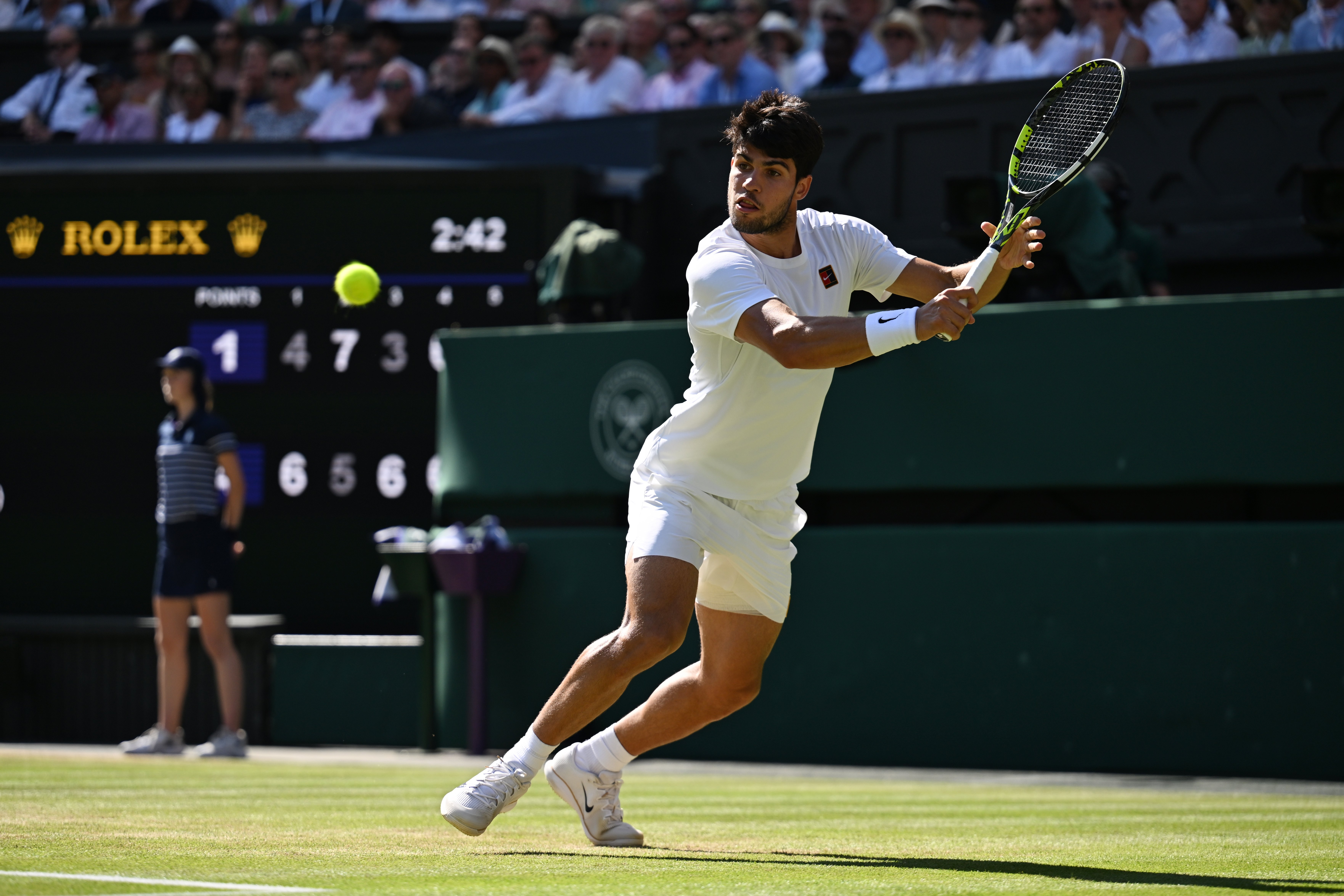 黑白直播nba-澳网鏖战温网，阿尔卡拉斯关键制胜