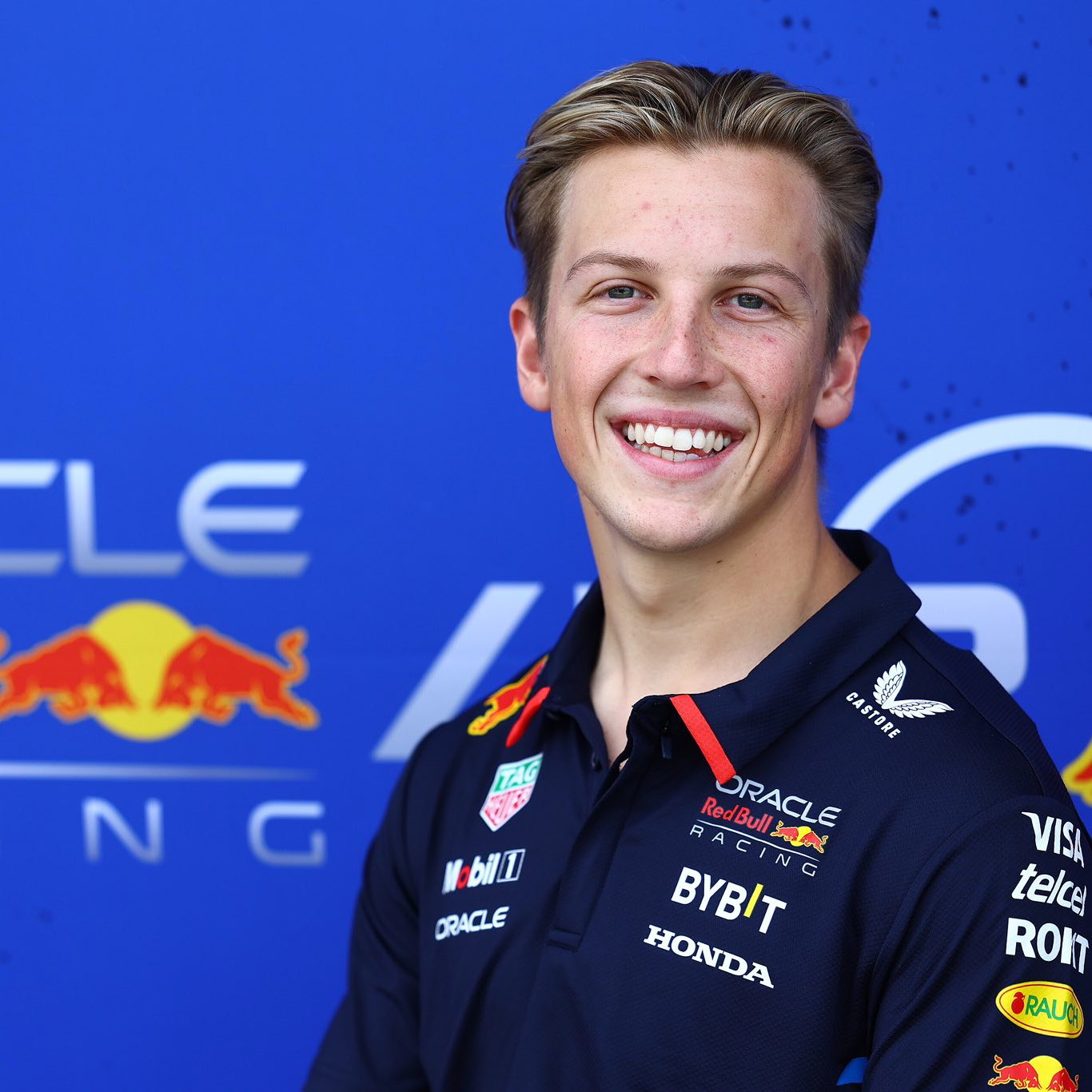 黑白直播-梅赛德斯绝杀红牛二队，佩雷兹关键制胜