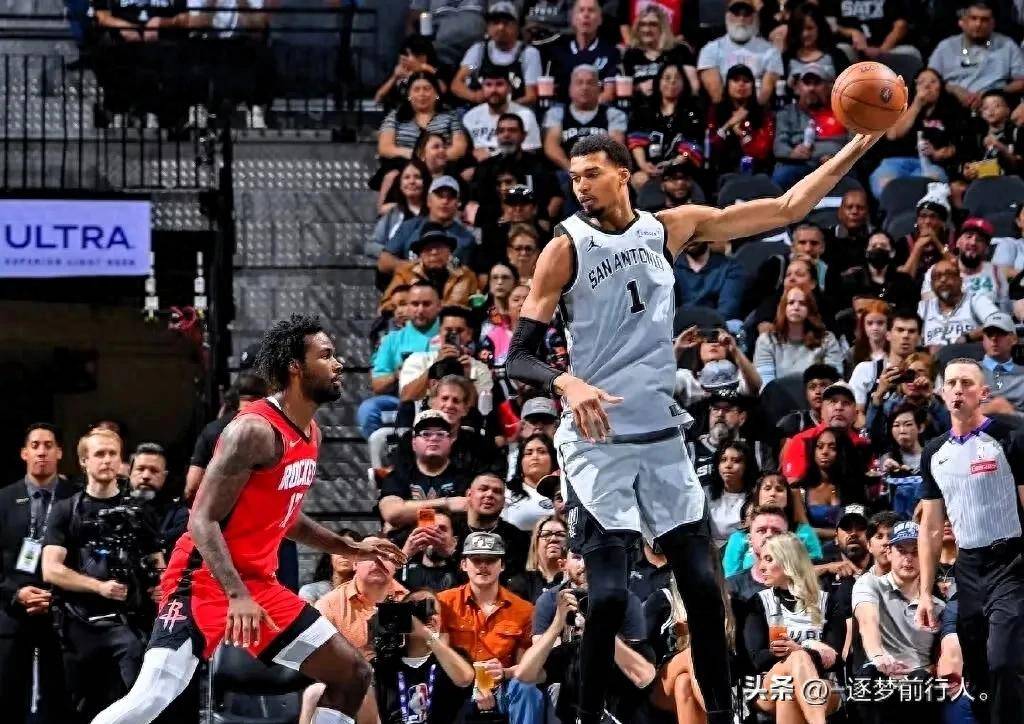 马刺火力压制鹈鹕，文班亚马在NBA季后赛接管比赛