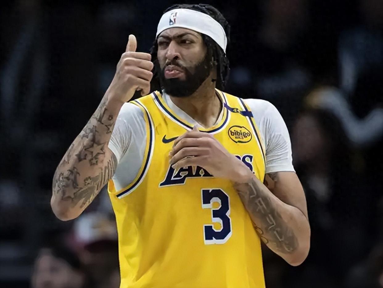 黑白直播体育-年度焦点之战焦点战，火箭压哨击败老鹰