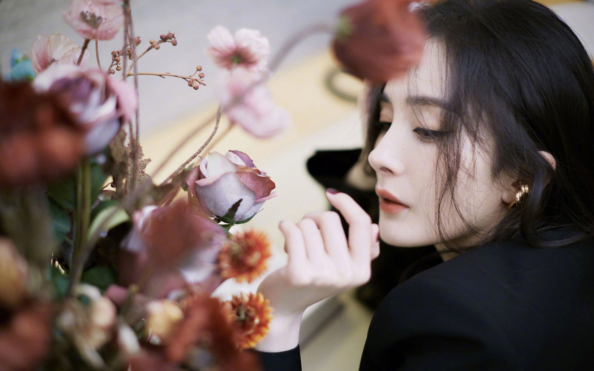 节奏博弈与利刃出鞘,当智利流水掌控橙衣风暴,凯恩已成定盘之星