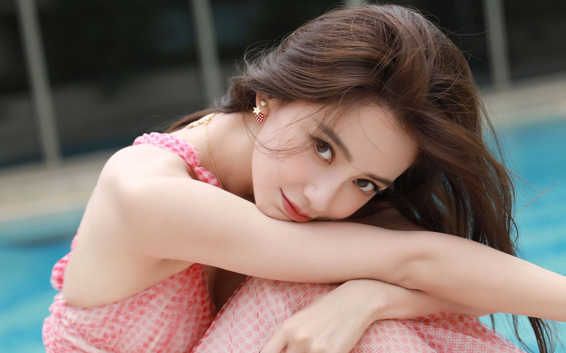 绝境亮剑，梅西扛着巴黎粉碎利物浦，压力下的王者归来